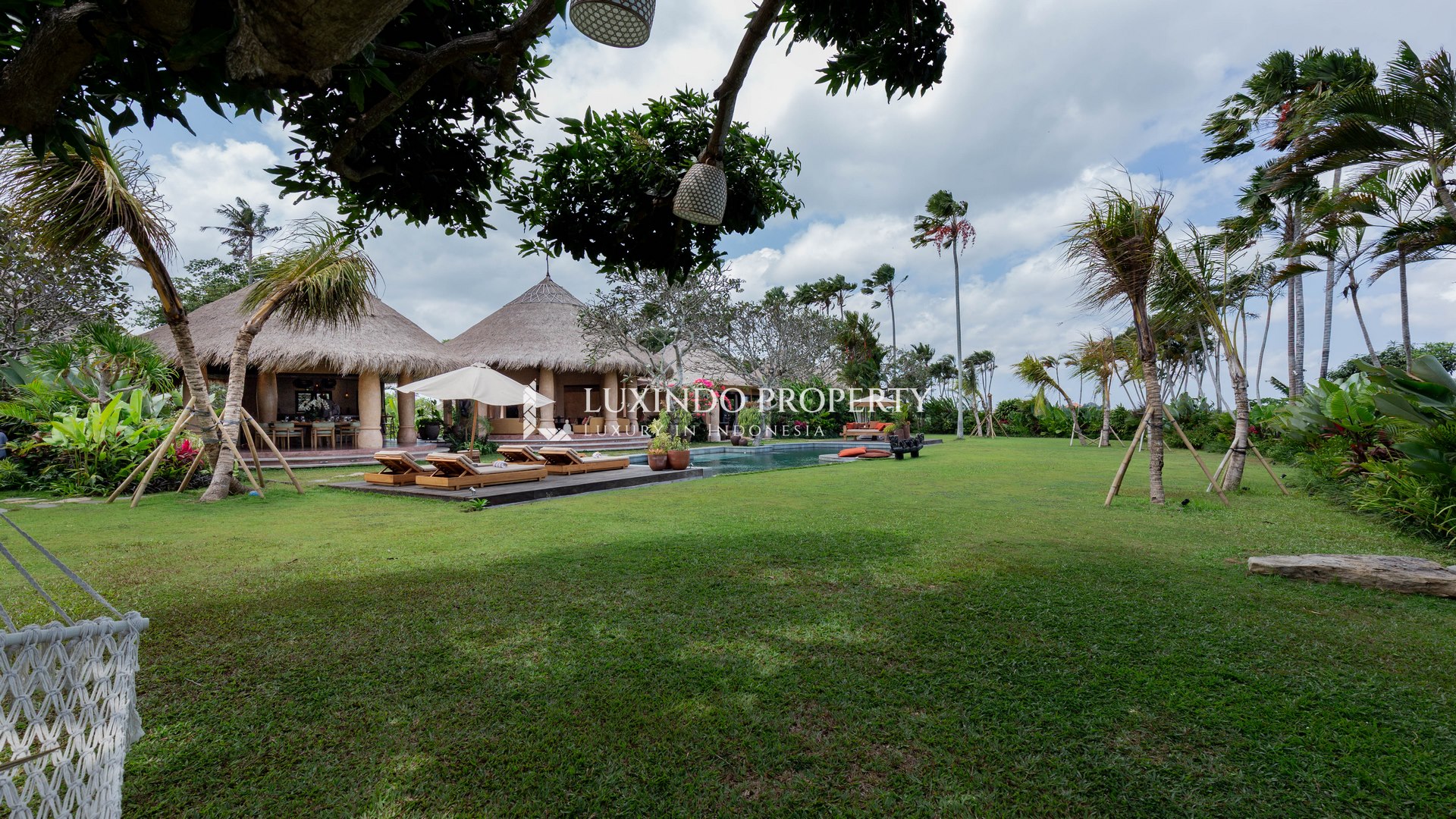 SESEH - TROPICAL FIVE-BEDROOM ESTATE FOR YEARLY RENTAL (RV503)